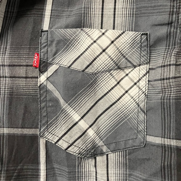 Men’s Levi, button-down plaid shirt, size large - Picture 6 of 6